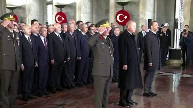 Cumhurbaşkanı Erdoğan, Anıtkabir Özel Defteri'ni imzaladı