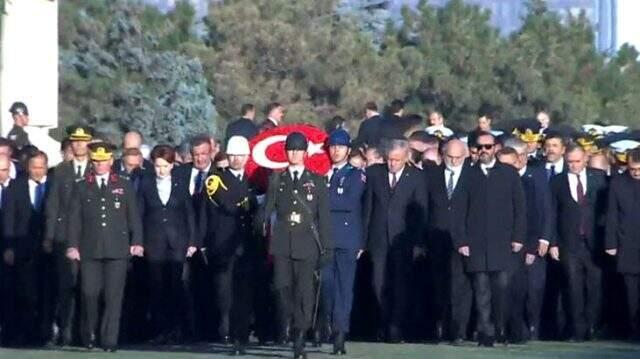 Cumhurbaşkanı Erdoğan, Anıtkabir Özel Defteri'ni imzaladı