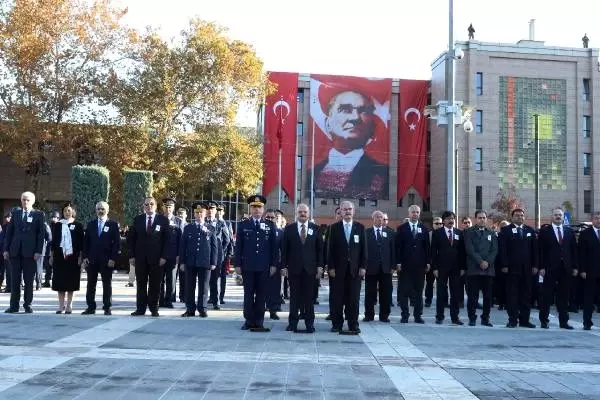 Eskişehir'de ulu önder Atatürk anıldı