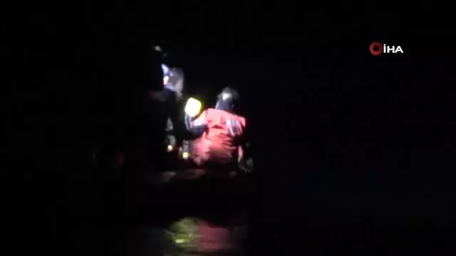 Gölete balık tutmak için giden öğretmen teknenin devrilmesi sonucu kayboldu Gölete balık tutmak için giden öğretmen teknenin devrilmesi sonucu kayboldu