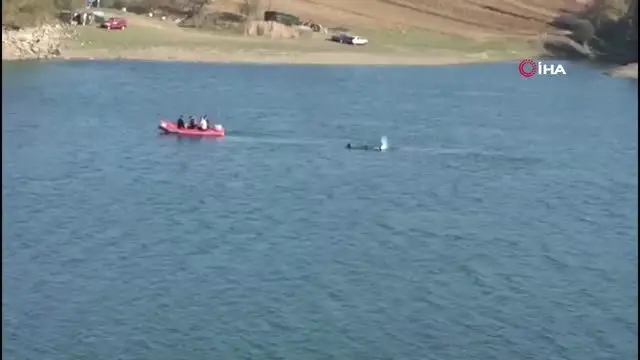 Gölette aranan öğretmenin cesedi bulundu Gölette aranan öğretmenin cesedi bulundu
