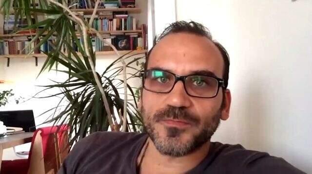Gürgen Öz, 4 kardeşin intiharı sonrası video çekerek Nusret Gökçe'ye gönderme yaptı: Altına bulanmış et yiyen gerizekalılar