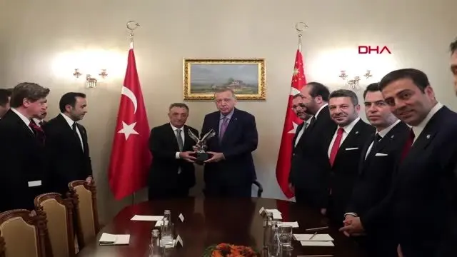 İstanbul-cumhurbaşkanı erdoğan beşiktaş kulübü heyetini kabul etti İstanbul-cumhurbaşkanı erdoğan beşiktaş kulübü heyetini kabul etti