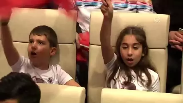 Kılıçdaroğlu, gençlere Atatürk'ü anlattı Kılıçdaroğlu, gençlere Atatürk'ü anlattı
