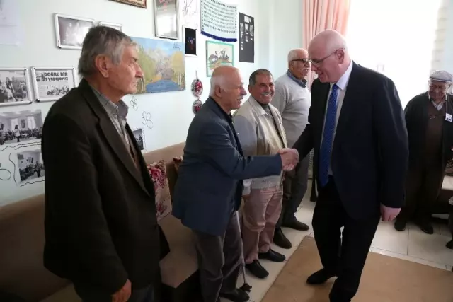 Koca çınarlardan Atatürk'e vefa programı