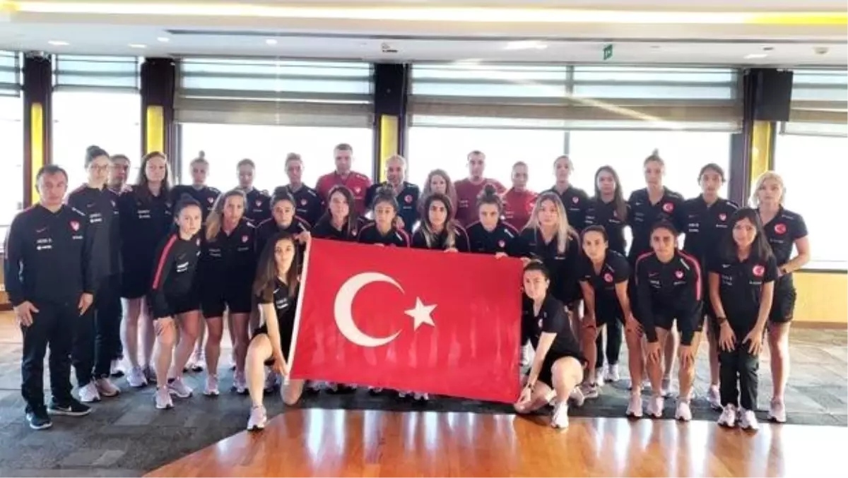 Milli futbolcular vefatının 81. yıl dönümünde Atatürk'ü andı