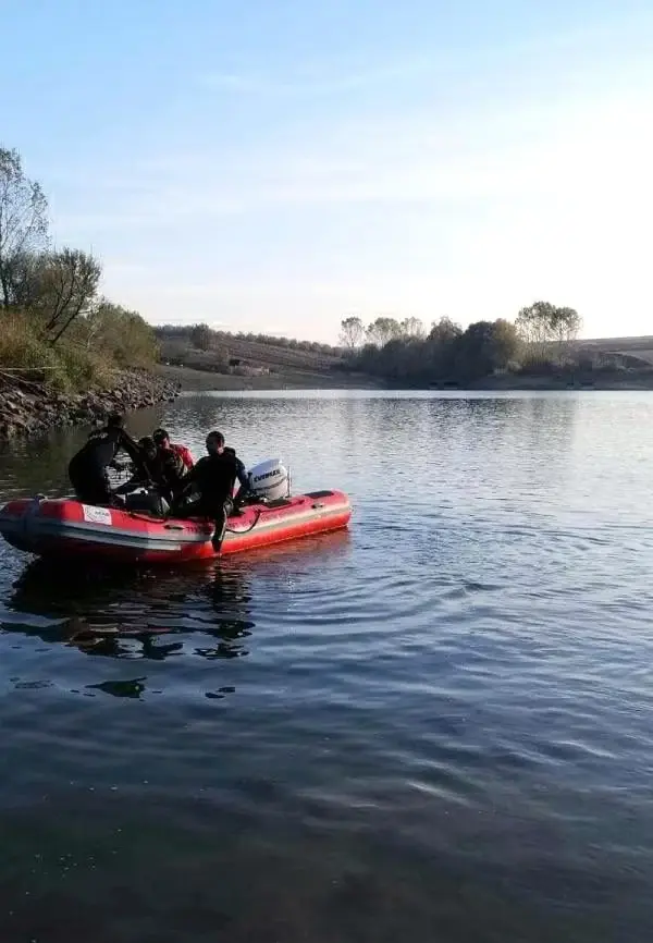 Öğretmen, balık tutmak için açıldığı gölette boğuldu Öğretmen, balık tutmak için açıldığı gölette boğuldu