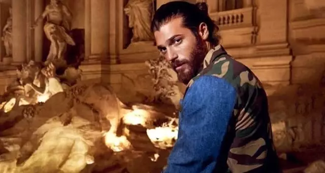 Oyuncu Can Yaman'dan doğum gününe özel bacak şov