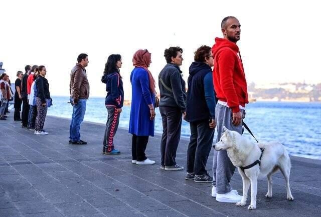 Saat 9'u 5 geçe Türkiye'de hayat, 2 dakikalığına durdu