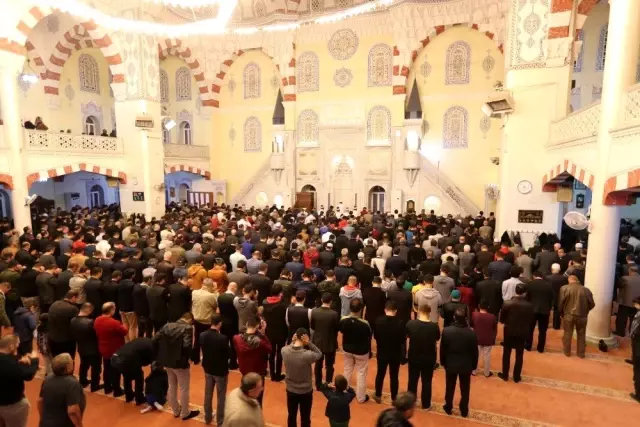 Şahinbey'de Mevlid Kandili dualarla kutlandı Şahinbey'de Mevlid Kandili dualarla kutlandı