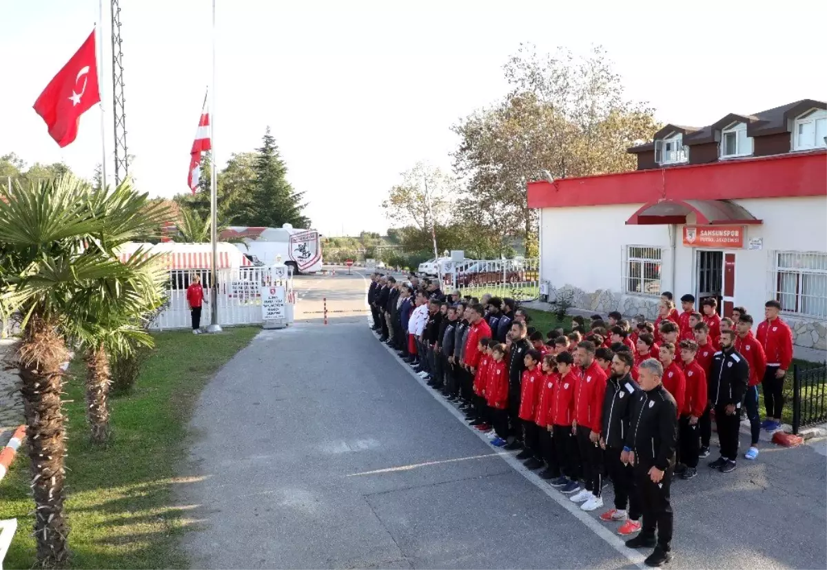Samsunspor Atatürk'ü andı