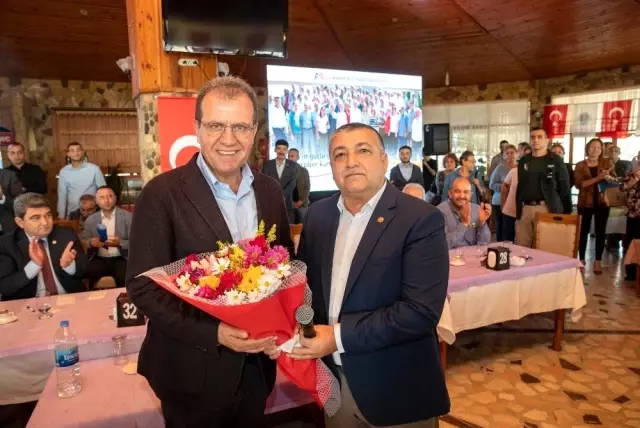 Seçer, Toroslar'daki mahalle muhtarlarıyla bir araya geldi Seçer, Toroslar'daki mahalle muhtarlarıyla bir araya geldi
