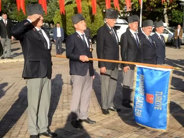 Trabzon'da, Atatürk 81'inci ölüm yıl dönümünde anıldı Trabzon'da, Atatürk 81'inci ölüm yıl dönümünde anıldı