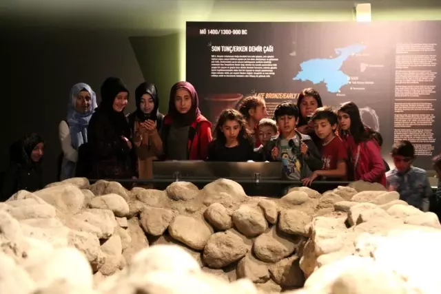 Van Büyükşehir Belediyesi, öğrencilere unutulmaz bir gün yaşattı Van Büyükşehir Belediyesi, öğrencilere unutulmaz bir gün yaşattı