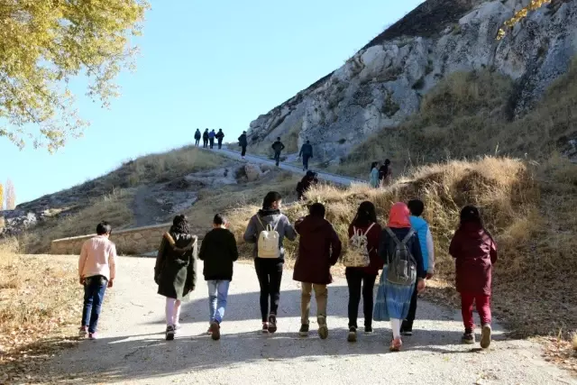 Van Büyükşehir Belediyesi, öğrencilere unutulmaz bir gün yaşattı Van Büyükşehir Belediyesi, öğrencilere unutulmaz bir gün yaşattı