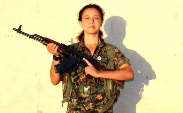 YPG'li terörist Ceren için Suriye'de teröristler cenaze töreni düzenledi
