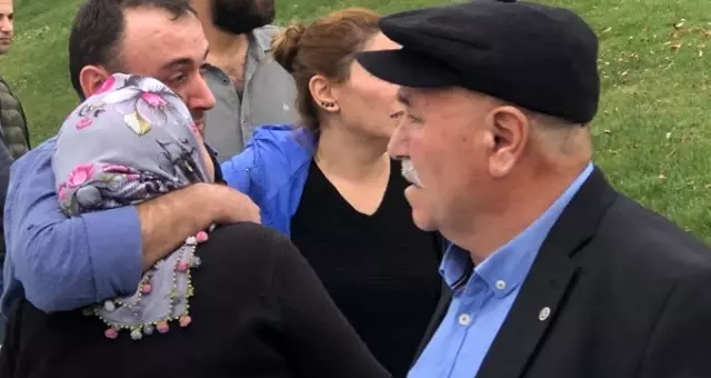 Ambulansı görüp olay yerine koşunca, yakınlarının cansız bedeniyle karşılaştılar