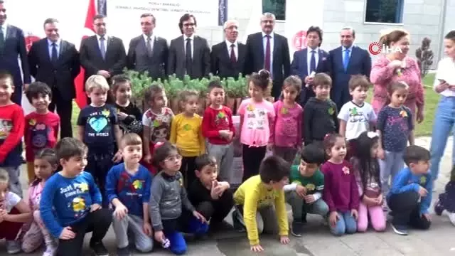 Anadolu Adalet Sarayı'nda 500 fidan toprakla buluştu Anadolu Adalet Sarayı'nda 500 fidan toprakla buluştu