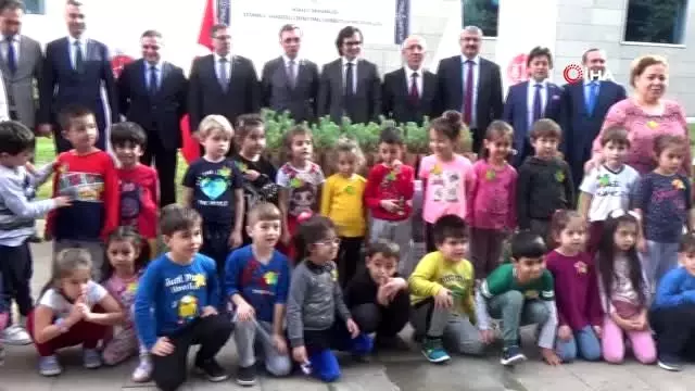 Anadolu Adalet Sarayı'nda 500 fidan toprakla buluştu Anadolu Adalet Sarayı'nda 500 fidan toprakla buluştu