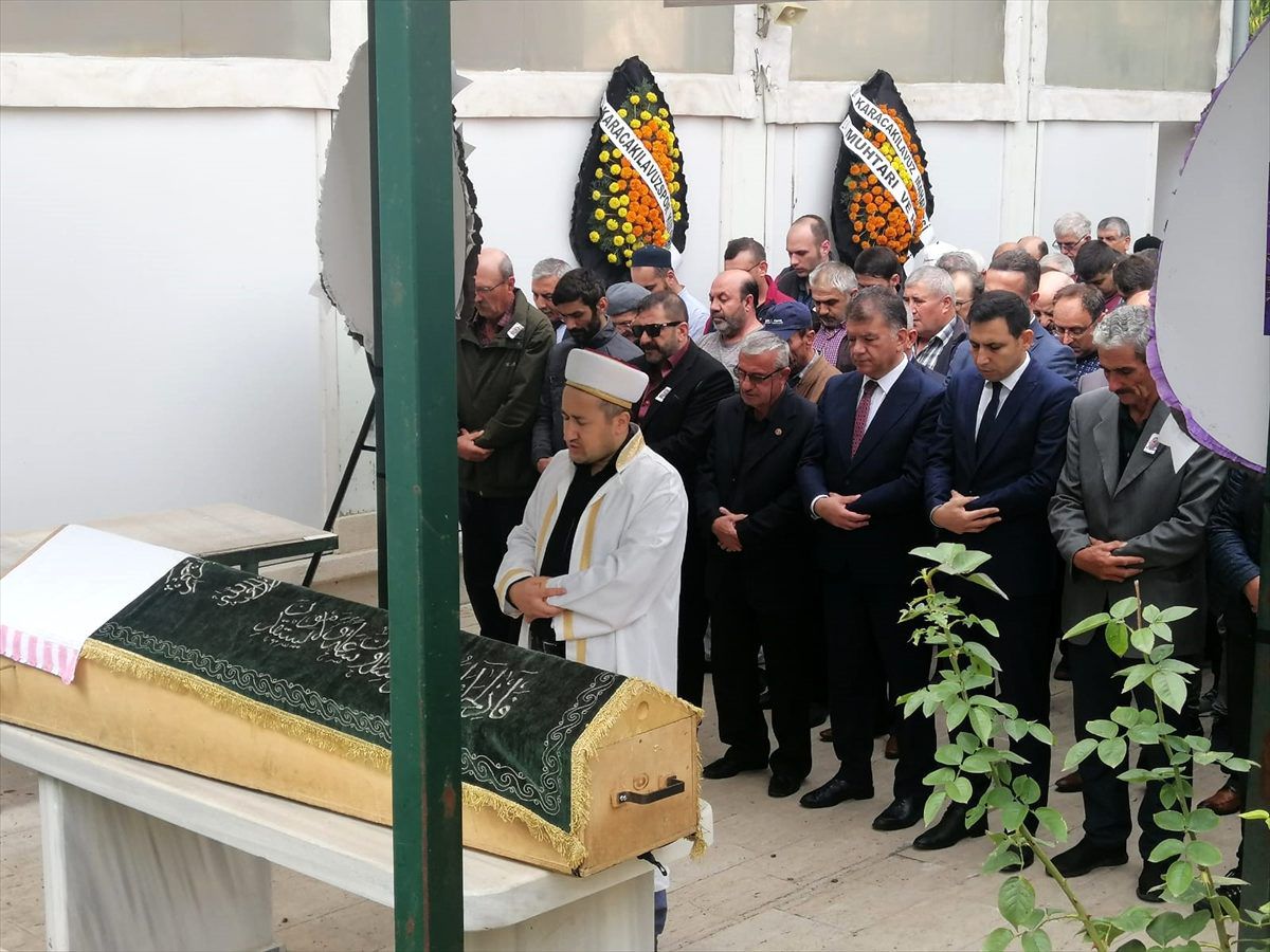 Balık tutarken boğulan öğretmen toprağa verildi