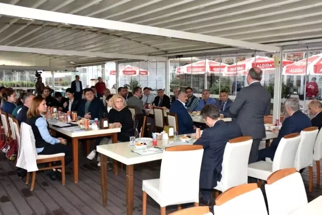 Başkan Kılıç ruhsat müdürleri ile bir araya geldi Başkan Kılıç ruhsat müdürleri ile bir araya geldi
