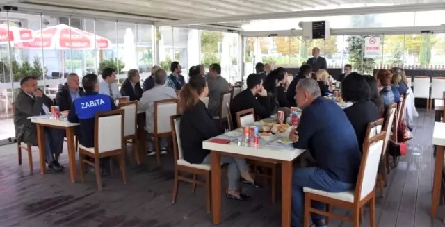 Başkan Kılıç ruhsat müdürleri ile bir araya geldi Başkan Kılıç ruhsat müdürleri ile bir araya geldi
