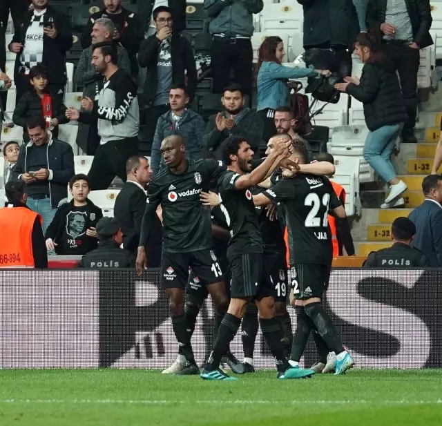 Beşiktaş farkı 3'e indirdi Beşiktaş farkı 3'e indirdi