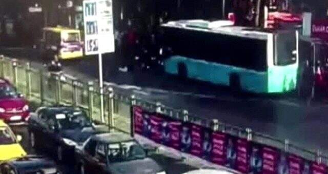 Beşiktaş'taki otobüs dehşetinde şoförün kamerayı bozduğu görüntüler ortaya çıktı
