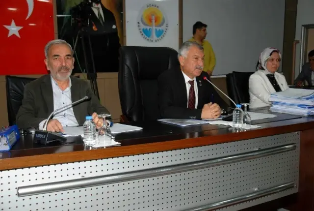 Büyükşehir Meclisinde işçi çıkarmalar gündemde Büyükşehir Meclisinde işçi çıkarmalar gündemde