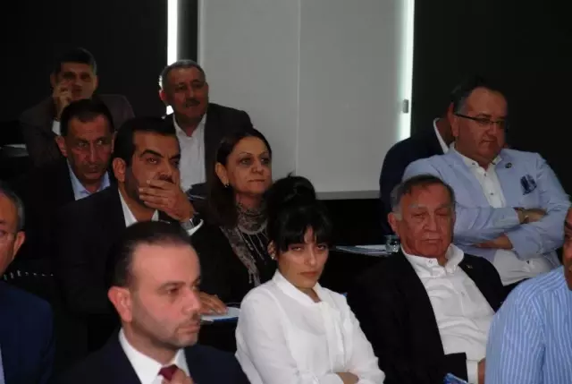 Büyükşehir Meclisinde işçi çıkarmalar gündemde Büyükşehir Meclisinde işçi çıkarmalar gündemde