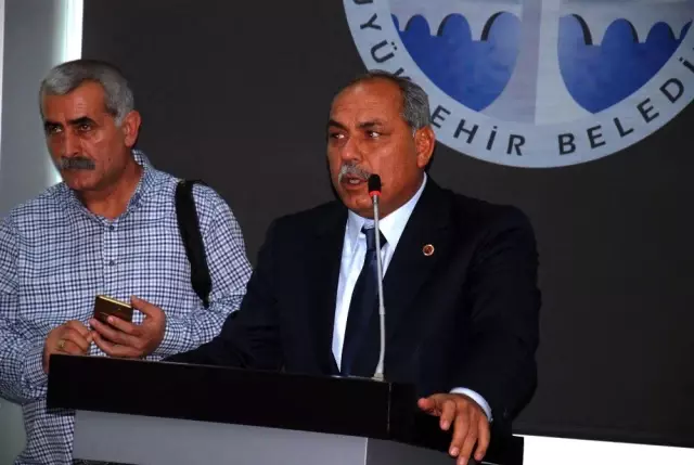 Büyükşehir Meclisinde işçi çıkarmalar gündemde Büyükşehir Meclisinde işçi çıkarmalar gündemde