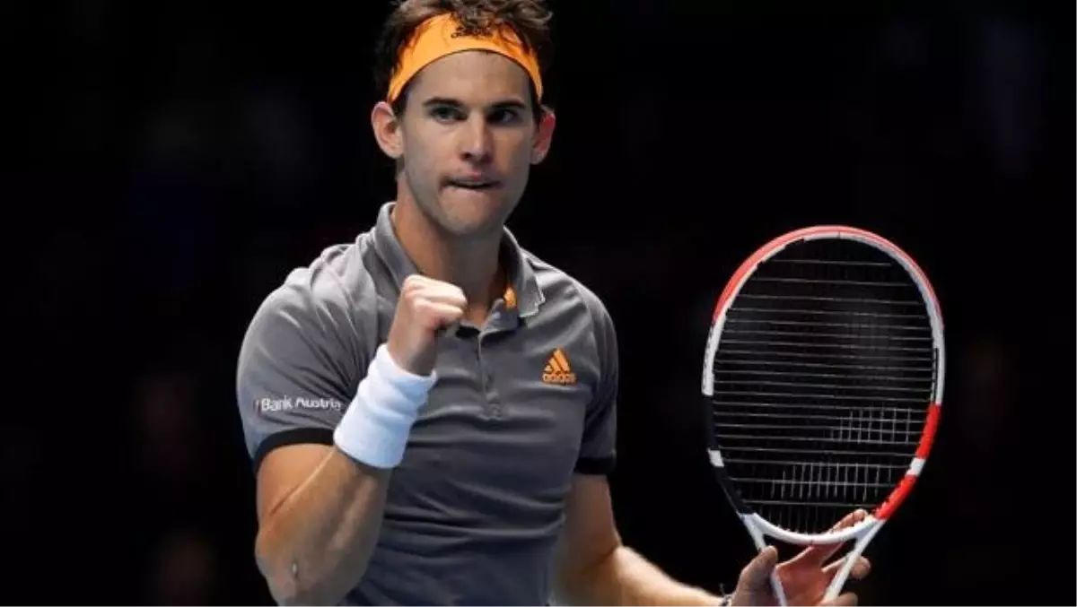 Dominic Thiem, Federer'i mağlup etti