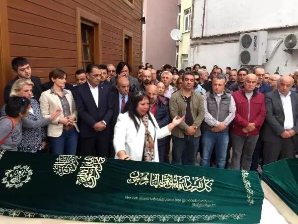 Fatih'te ölü bulunan 4 kardeş toprağa verildi! Tabutla defnedildiler