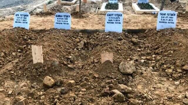 Fatih'te ölü bulunan 4 kardeş toprağa verildi! Tabutla defnedildiler