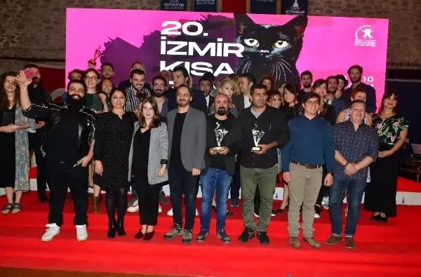 Izmir Kisa Film Festivali Nde Altin Kedi Odulleri Sahiplerini Buldu Haberler Kultur Sanat