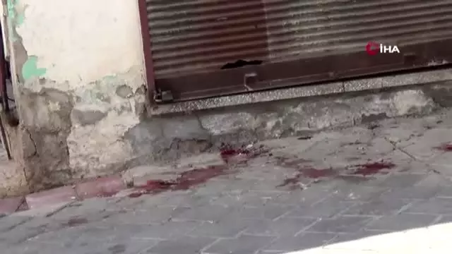 Karısının boğazını keserek öldüren koca hakim karşısına çıktı: Eşimi öldürdükten sonra oturup sigara yaktım Karısının boğazını keserek öldüren koca hakim karşısına çıktı: Eşimi öldürdükten sonra oturup sigara yaktım