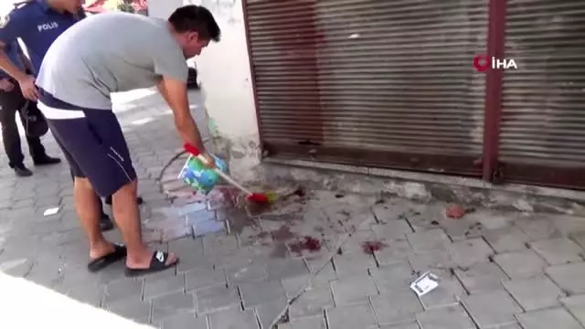 Karısının boğazını keserek öldüren koca hakim karşısına çıktı: Eşimi öldürdükten sonra oturup sigara yaktım Karısının boğazını keserek öldüren koca hakim karşısına çıktı: Eşimi öldürdükten sonra oturup sigara yaktım