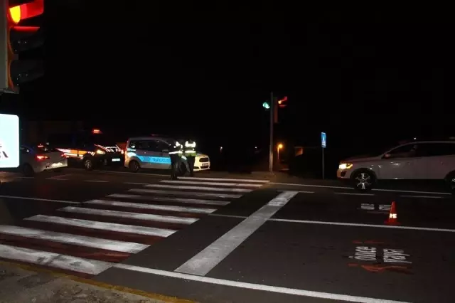 Kaymakam Abbasoğlu, gece yapılan yol uygulamasına katıldı Kaymakam Abbasoğlu, gece yapılan yol uygulamasına katıldı