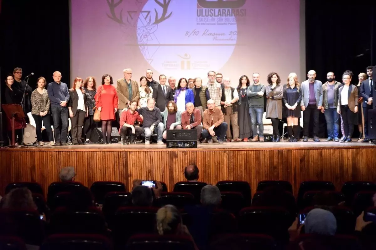 Kırşehirli gazeteci Demirbaş, 9. Uluslararası Eskişehir Şiir Buluşmasına katıldı