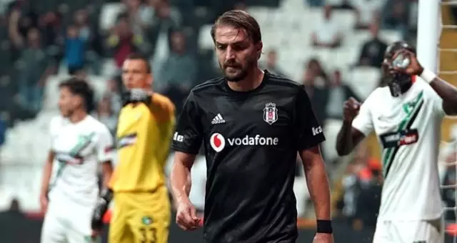 Oyundan alınan Caner Erkin'den tepki!
