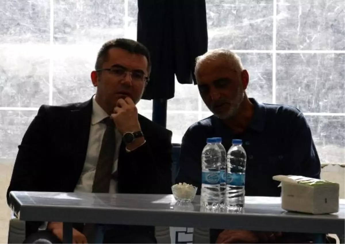 Siyanürden zehirlenen ailenin yakınlarına validen ziyaret
