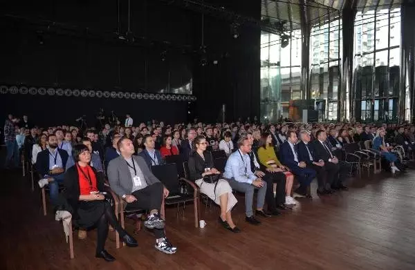 Tekstilcilerden sürdürülebilir hamlesi: Birer birer çevreci uygulamalara geçiyorlar Tekstilcilerden sürdürülebilir hamlesi: Birer birer çevreci uygulamalara geçiyorlar