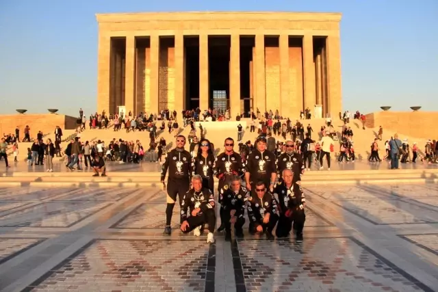 Toroslar'dan Anıtkabir'e kadar pedal çevirdiler Toroslar'dan Anıtkabir'e kadar pedal çevirdiler