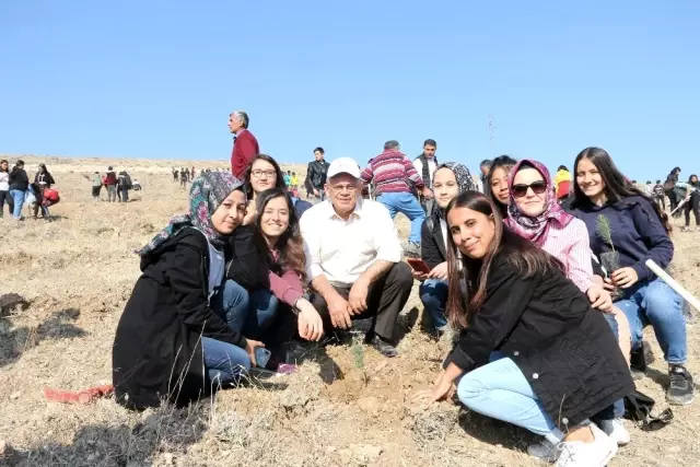 Yarınlara Nefes Olmak İçin Yahyalı'da 11 Bin Fidan Dikildi