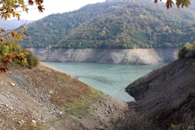 Yuvacık Barajı'nda su seviyesi yüzde 21'e düştü Yuvacık Barajı'nda su seviyesi yüzde 21'e düştü