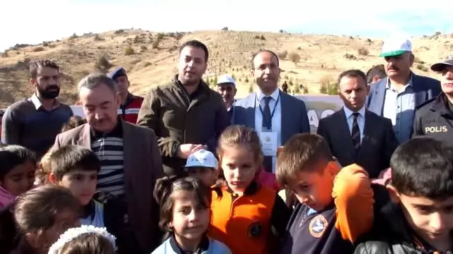 '11 Milyon Ağaç; Bugün Fidan, Yarın Nefes' programı '11 Milyon Ağaç; Bugün Fidan, Yarın Nefes' programı
