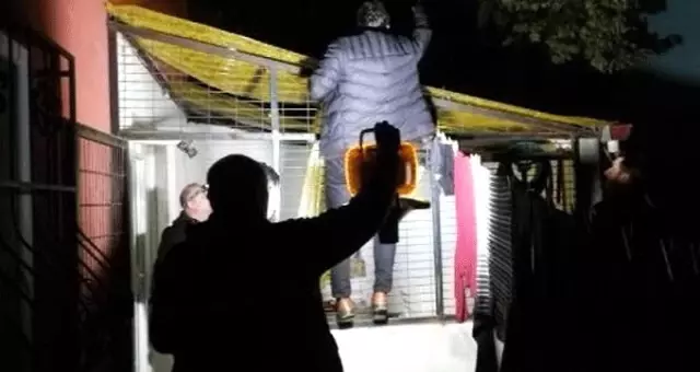 Genç kız 5'inci kattan atladı! Hayati tehlikesi devam ediyor