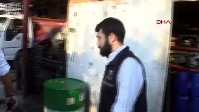 Adana'da 15 bin 410 litre '10 numara yağ' ele geçirildi Adana'da 15 bin 410 litre '10 numara yağ' ele geçirildi