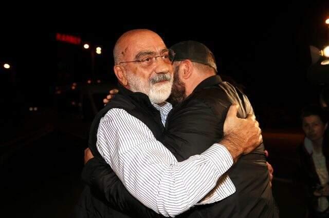 Ahmet Altan hakkında yakalama kararı çıkarıldı