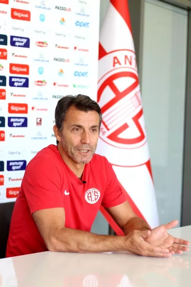 Antalyaspor'da Bülent Korkmaz'dan veda mesajı Antalyaspor'da Bülent Korkmaz'dan veda mesajı